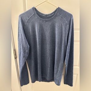 Excellent condition Lululemon Mens Long Sleeve Shirt Medium